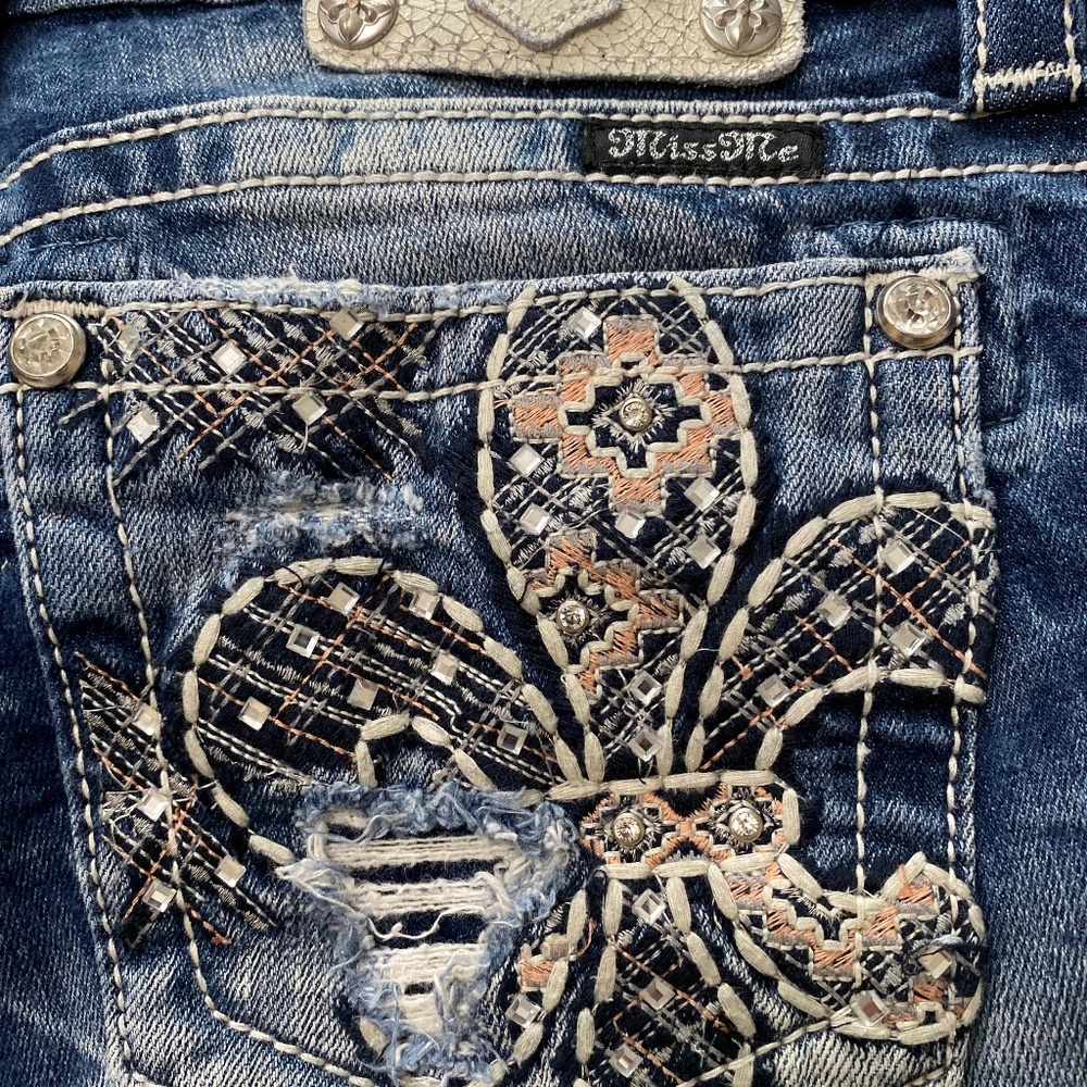 Miss me Buckle Capri Jeans